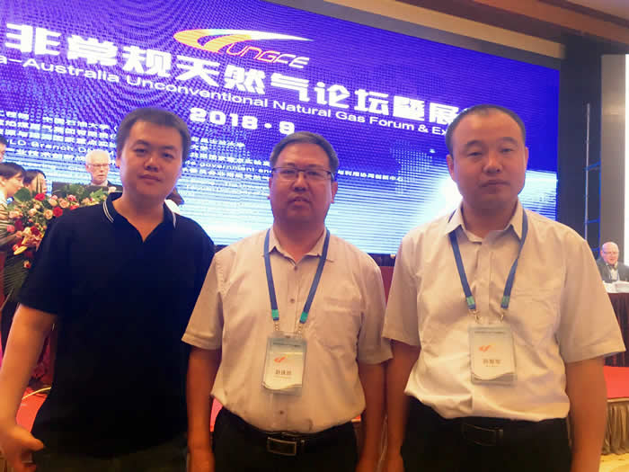 三人合影.jpg 三人合影.jpg